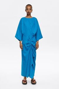 Vestido lino con volante azul eléctrico Vestido lino con volante azul eléctrico