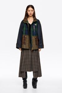 Gabardina corta cuello subido cuadros multicolor marino