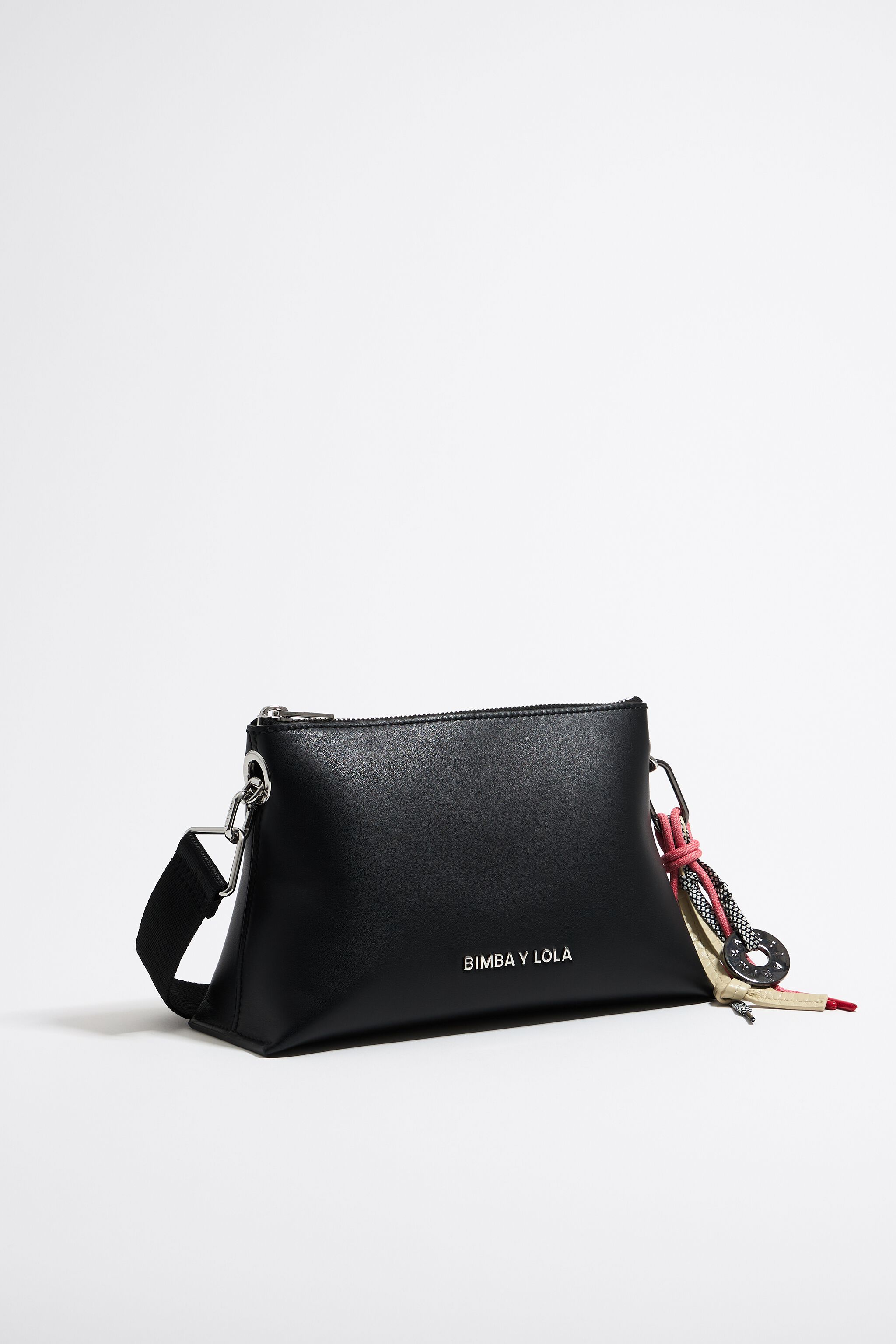 Bolso trapecio pequeno piel negro