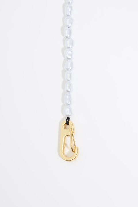 Collar logo y perlas Collar logo y perlas