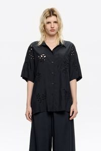 Camisa oversize bordados negra Camisa oversize bordados negra