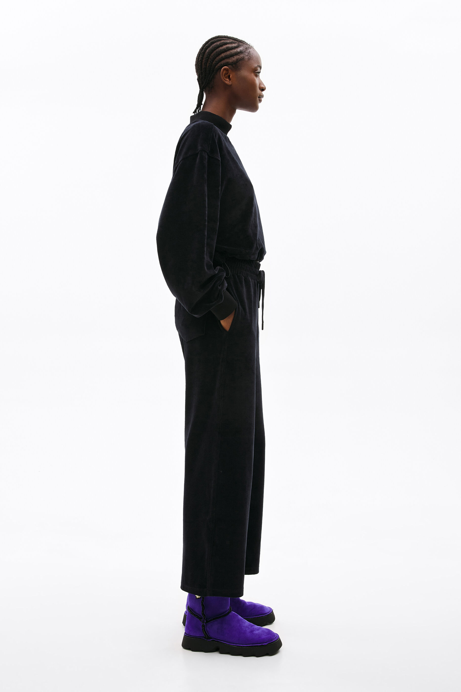 Pantalón jogger terciopelo negro