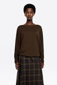 Camiseta piedras y manga murci&eacute;lago marr&oacute;n oscuro