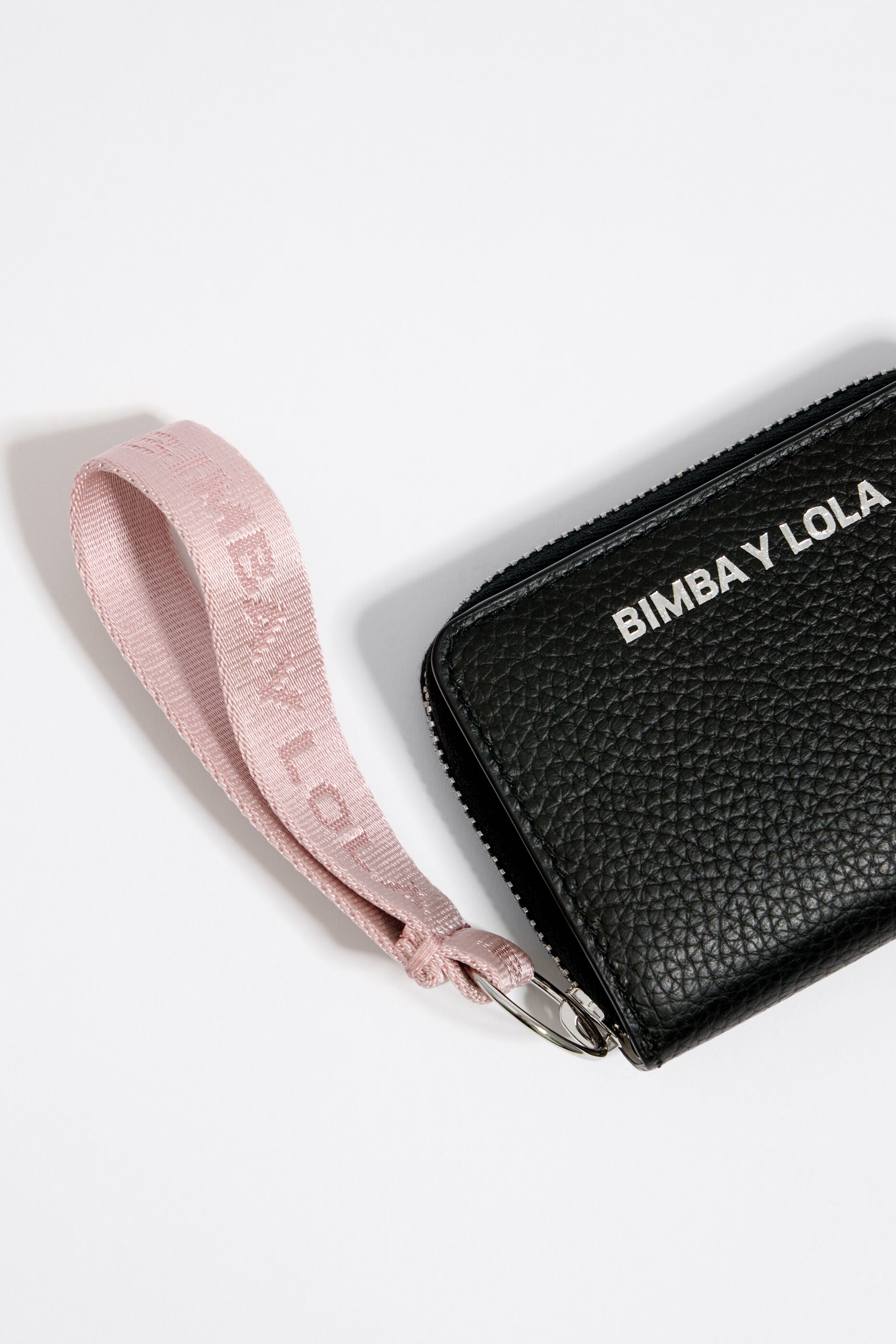 Cartera solapa piel negra