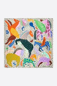 Pa&ntilde;uelo caballos miniestampados y manchitas marfil