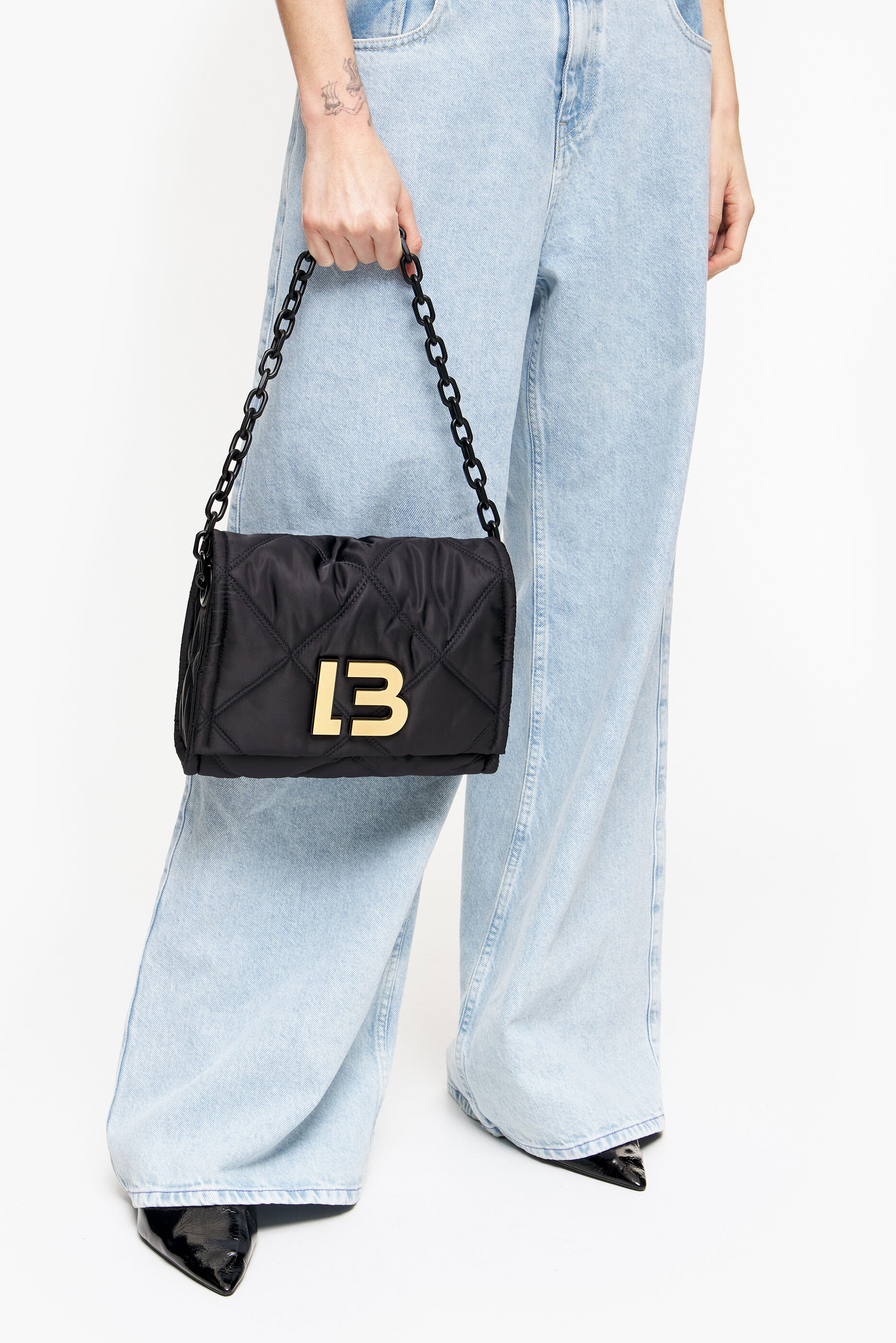 Bolso bandolera M nylon acolchado negro