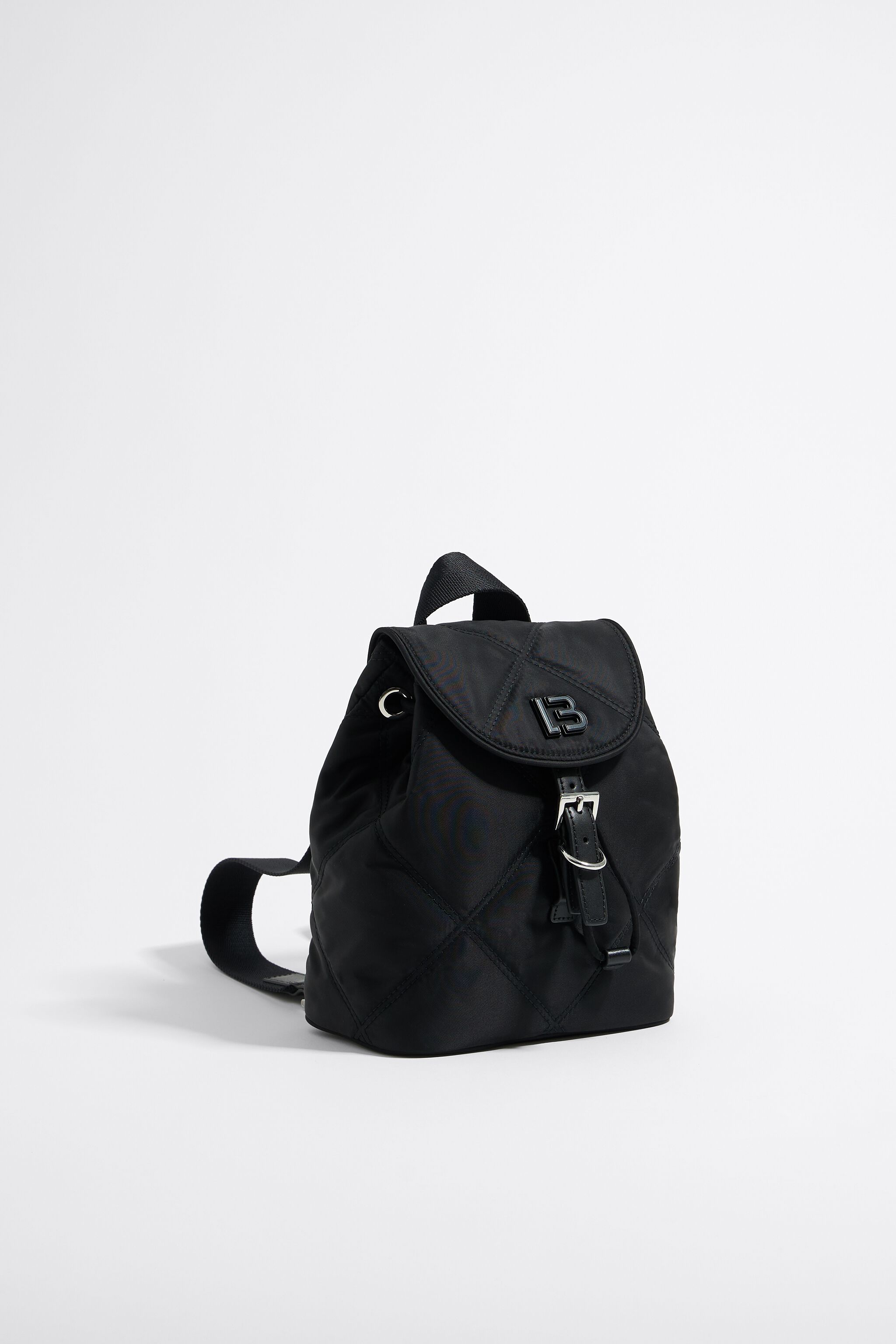 Mochila pequena nylon acolchada negra