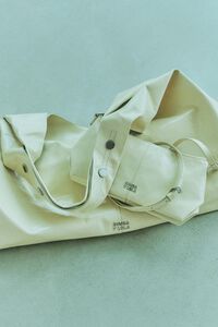 Bolso Paper Bikini maxi piel brillo marfil