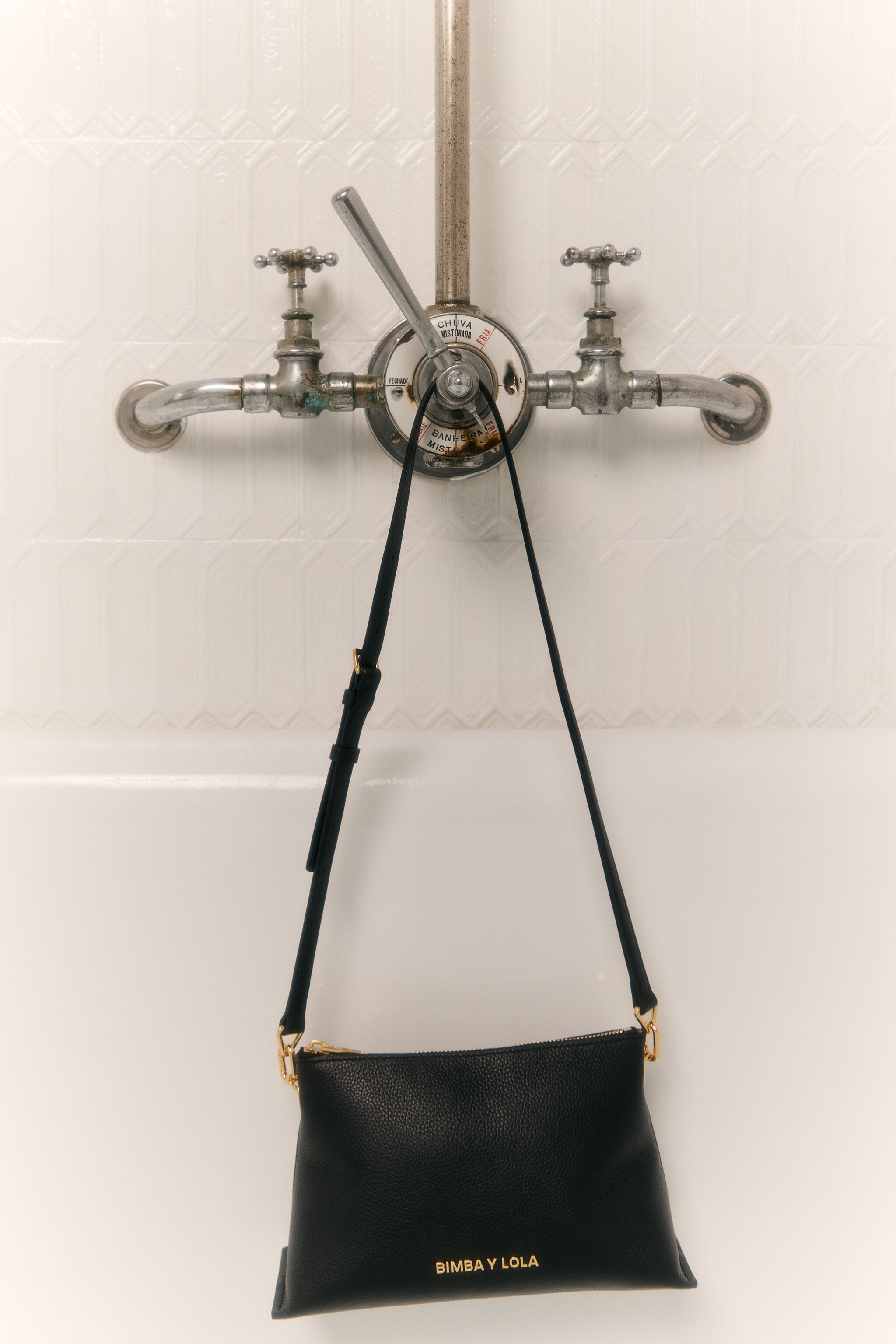 Cartera plateada bimba y lola best sale