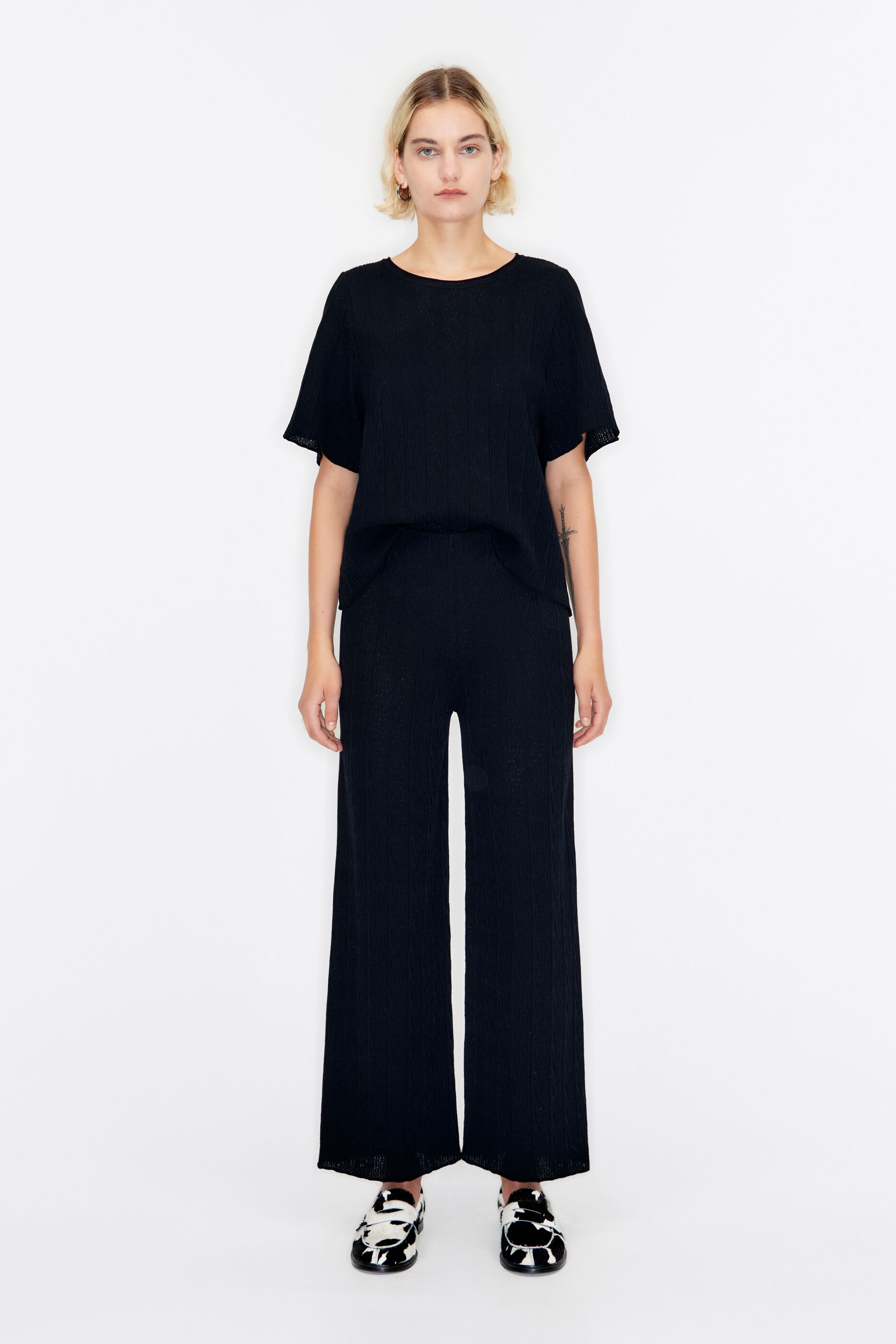 Pantalon punto 2025 negro