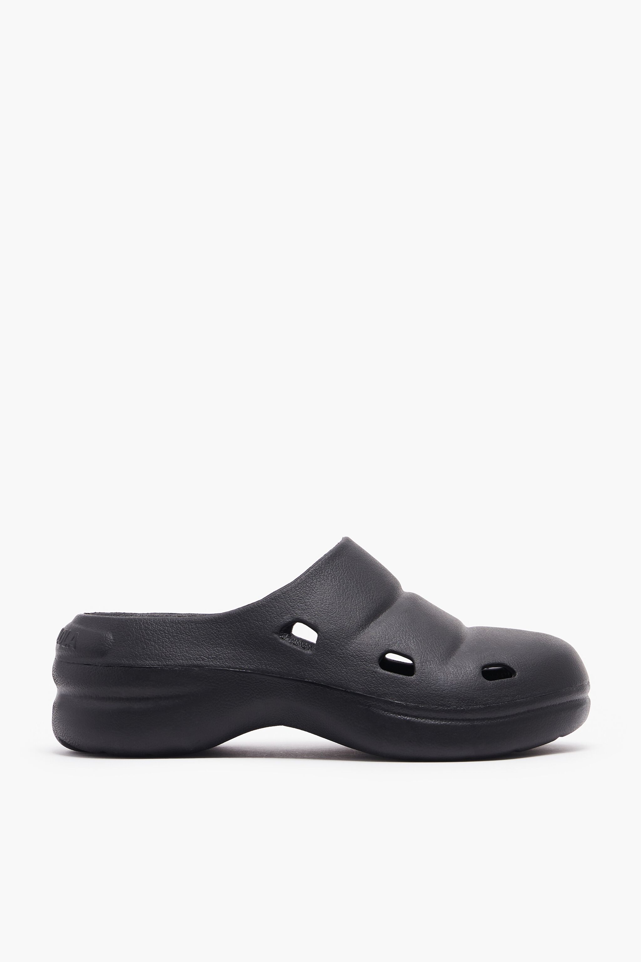 Zueco hot sale negro plataforma