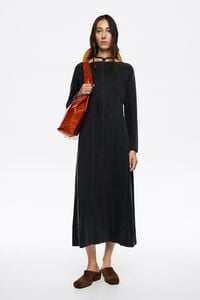 Vestido cupro l&iacute;nea A negro lavado